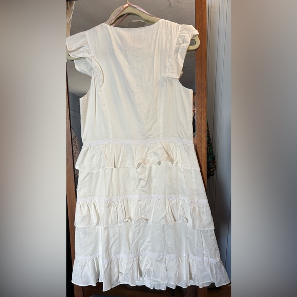 NWT 6 Gal Meets Glam Tiered Off White Mini w Lace - Picture 4 of 6